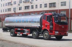 解放小三轴20方鲜奶运输车