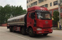 解放前四后八24方鲜奶运输车